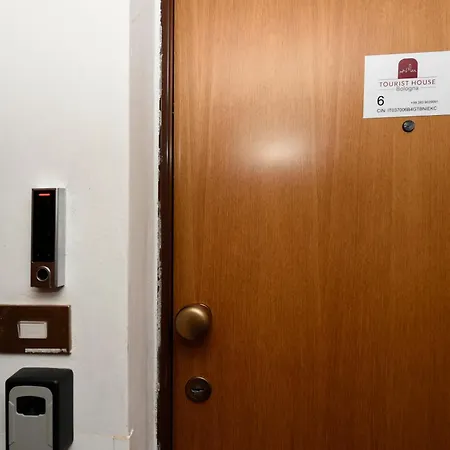 6 Tourist House Oche- Self Check In Appartement Bologne
