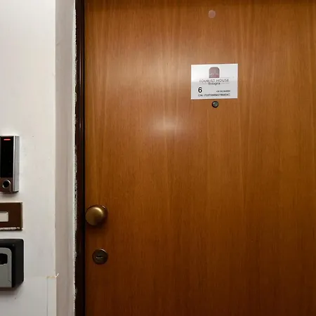 6 Tourist House Oche- Self Check In Appartement Bologne